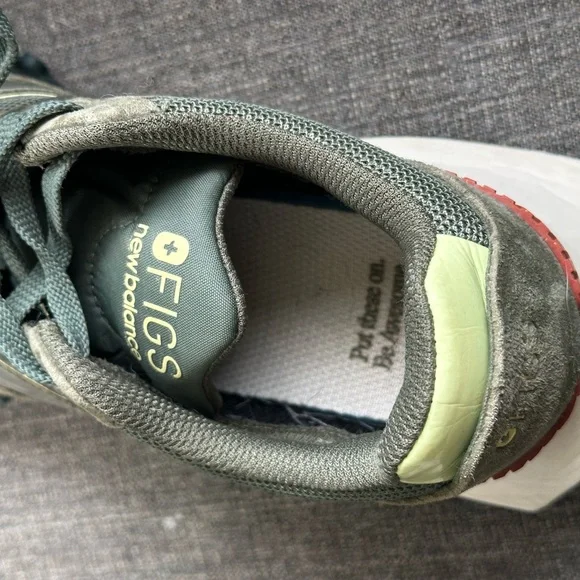New Balance x Figs Sneakers - Picture 6 of 8